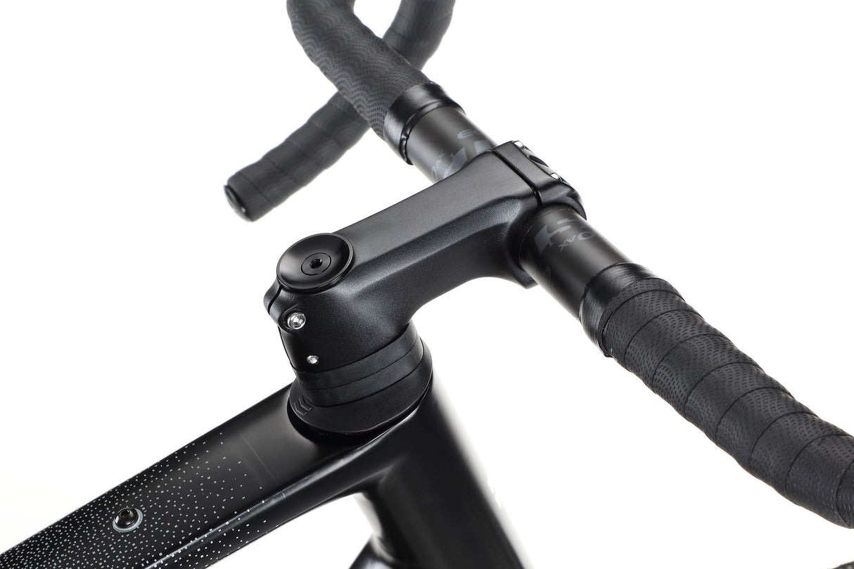Haro Buzzard 1 – a gravel bike with a carbon frame and a SRAM Rival AXS drivetrain