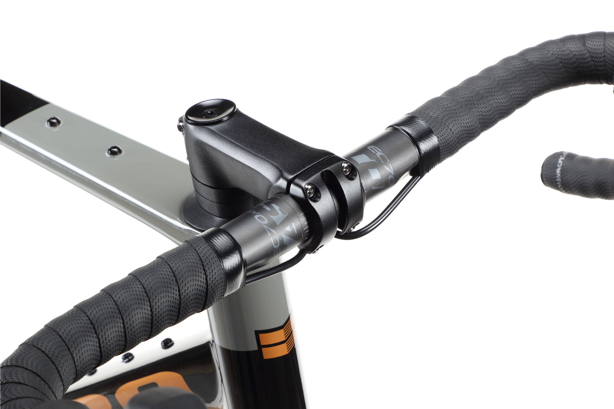 Haro Buzzard 1 – a gravel bike with a carbon frame and a SRAM Rival AXS drivetrain