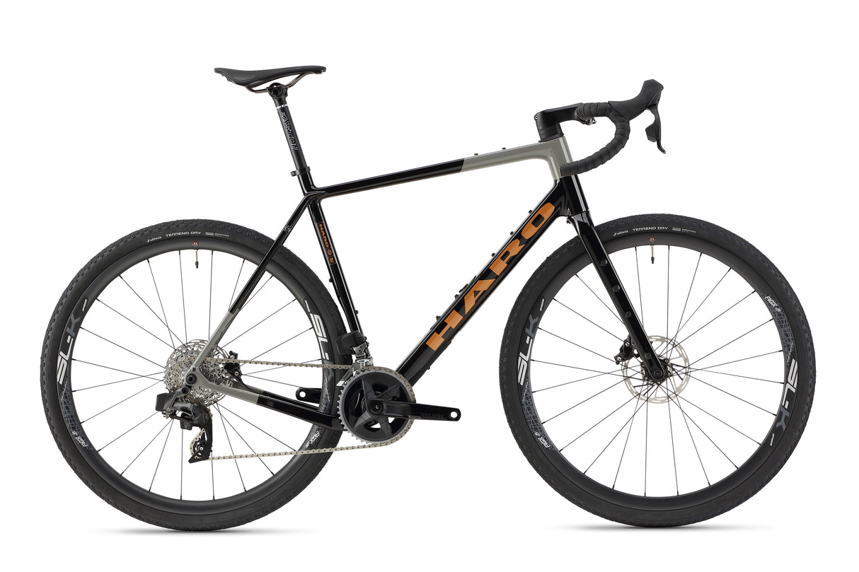Haro Buzzard 1 – a gravel bike with a carbon frame and a SRAM Rival AXS drivetrain