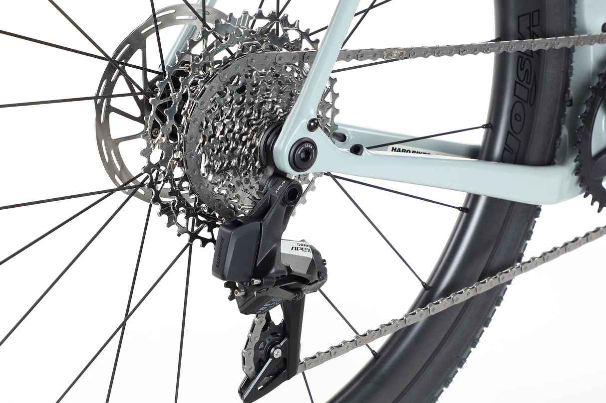 Haro Buzzard Carbon 2 – a gravel bike with a carbon frame and a SRAM Apex drivetrain