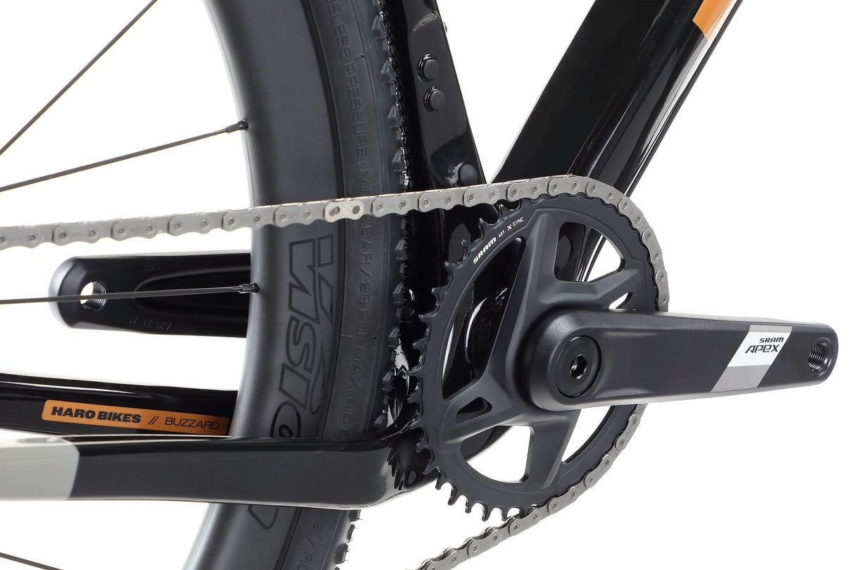 Haro Buzzard Carbon 2 – a gravel bike with a carbon frame and a SRAM Apex drivetrain