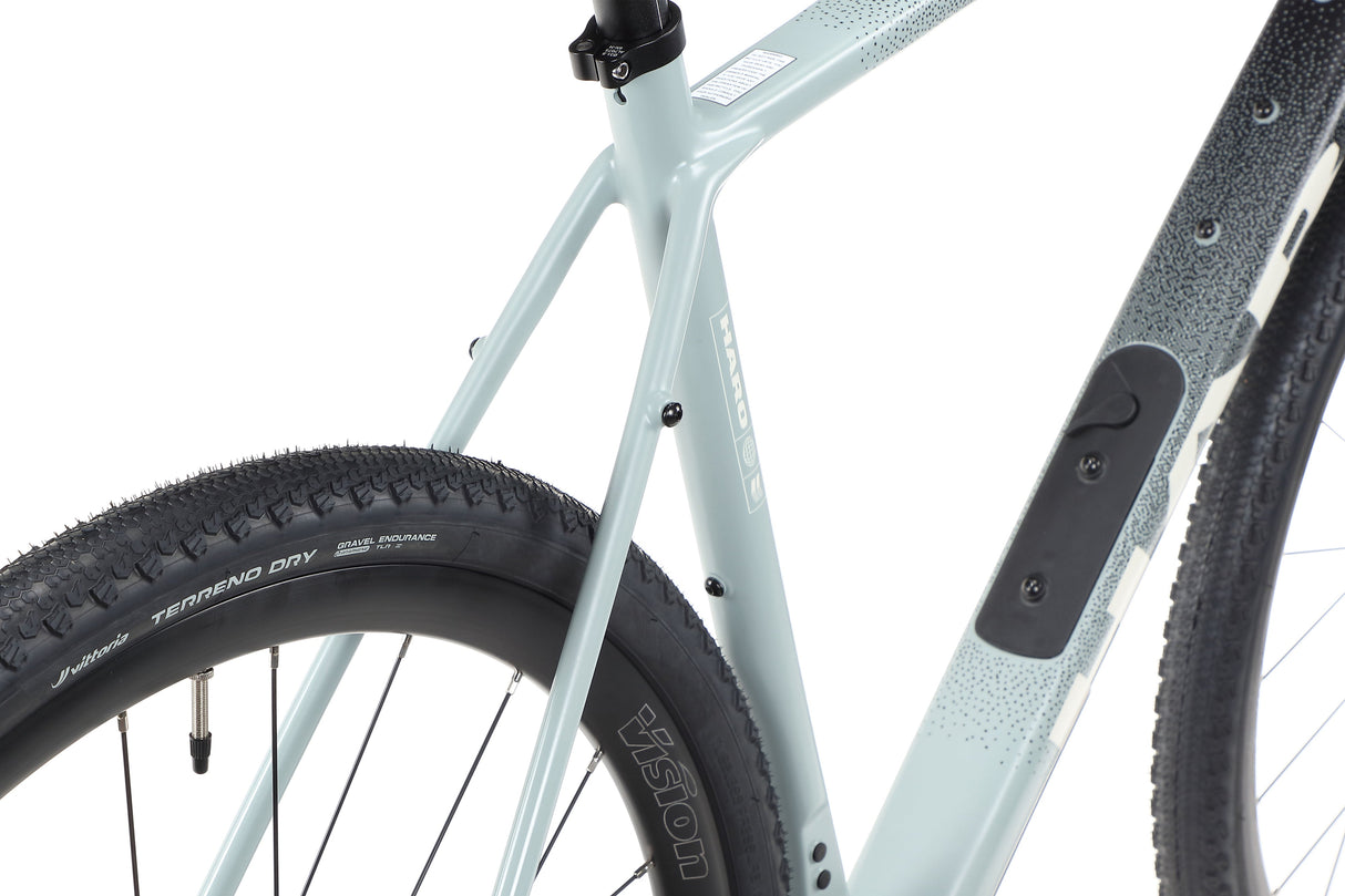 Haro Buzzard Carbon 3 – a gravel bike with a carbon frame and a Shimano GRX groupset