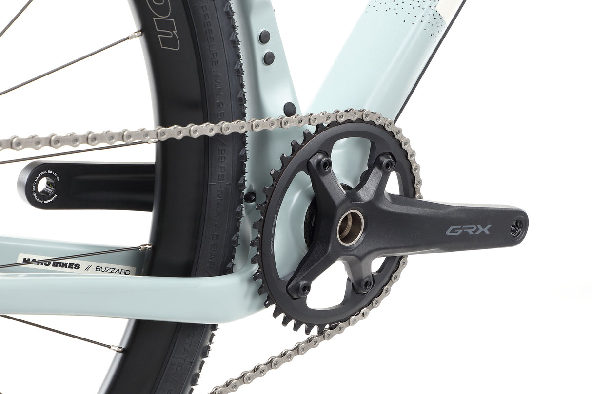Haro Buzzard Carbon 3 – a gravel bike with a carbon frame and a Shimano GRX groupset