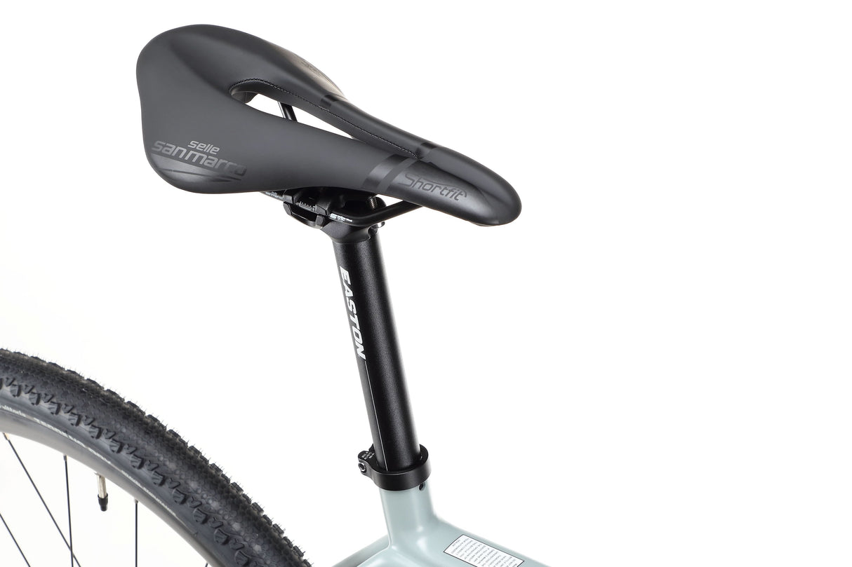 Haro Buzzard Carbon 3 – a gravel bike with a carbon frame and a Shimano GRX groupset