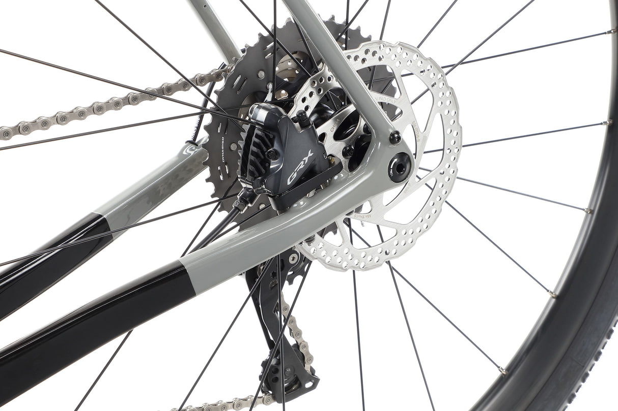 Haro Buzzard Carbon 3 – a gravel bike with a carbon frame and a Shimano GRX groupset