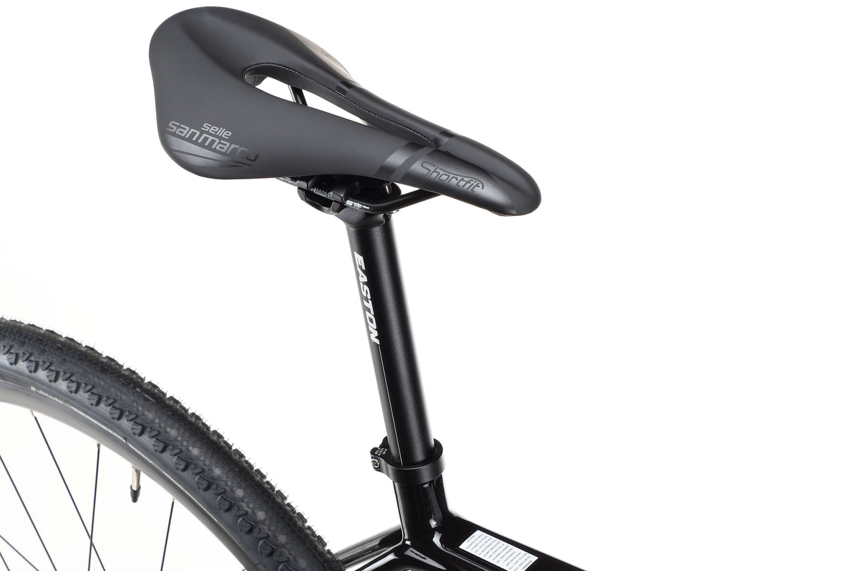 Haro Buzzard Carbon 3 – a gravel bike with a carbon frame and a Shimano GRX groupset