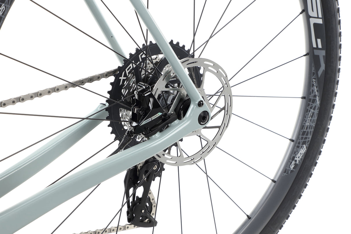 Haro Buzzard TS – a gravel racing bike with a carbon frame and SRAM Force