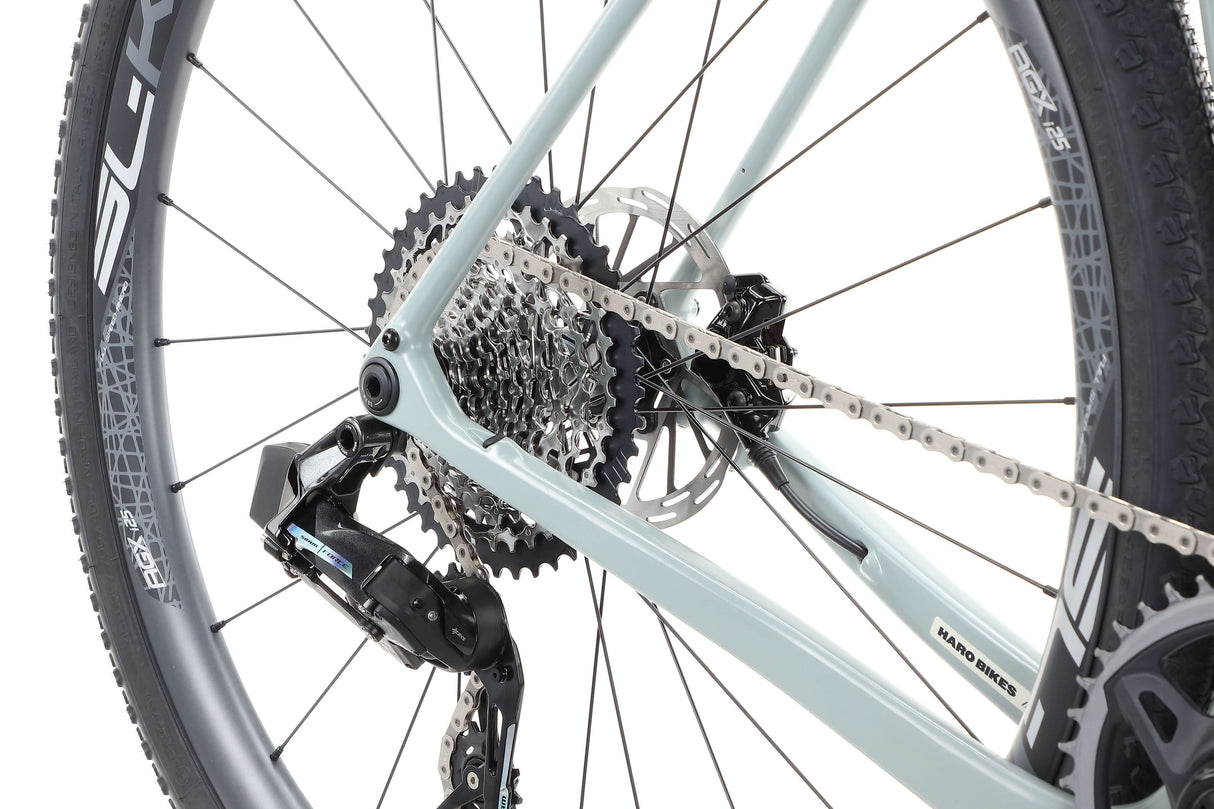 Haro Buzzard TS – a gravel racing bike with a carbon frame and SRAM Force