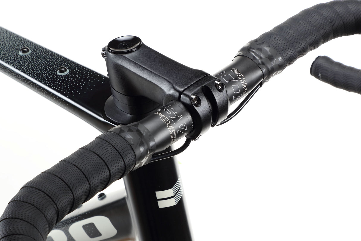 Haro Buzzard TS – a gravel racing bike with a carbon frame and SRAM Force