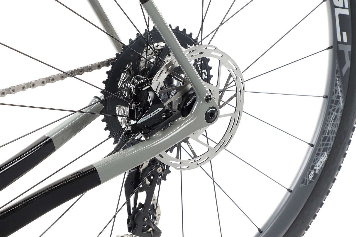 Haro Buzzard TS – a gravel racing bike with a carbon frame and SRAM Force