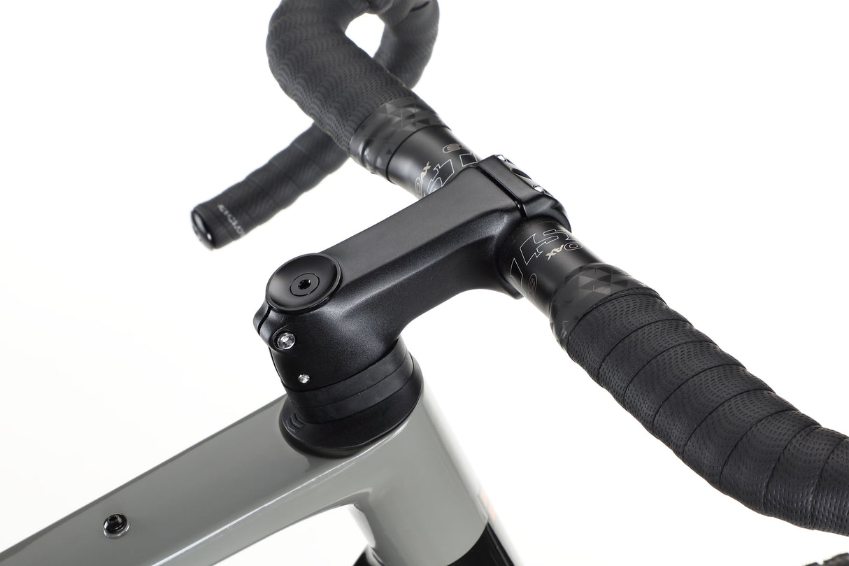 Haro Buzzard TS – a gravel racing bike with a carbon frame and SRAM Force