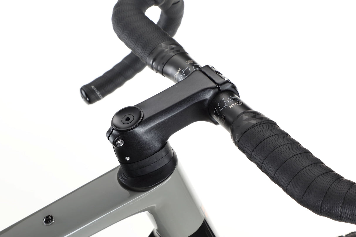 Haro Buzzard TS – a gravel racing bike with a carbon frame and SRAM Force