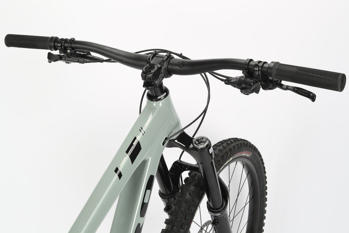 Greer Alloy 1 – professional MTB Enduro bike with 170/160 mm travel