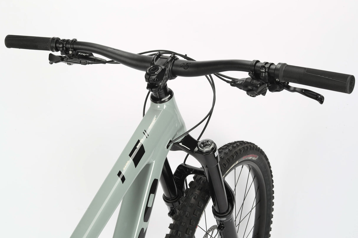 Greer Alloy 1 – professional MTB Enduro bike with 170/160 mm travel