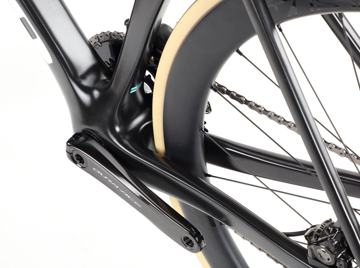 Rivette Carbon Top Shelf – Carbon Fiber Racing Machine | Ride Hub