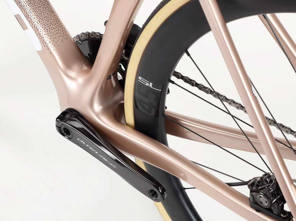 Rivette Carbon Top Shelf – Carbon Fiber Racing Machine | Ride Hub