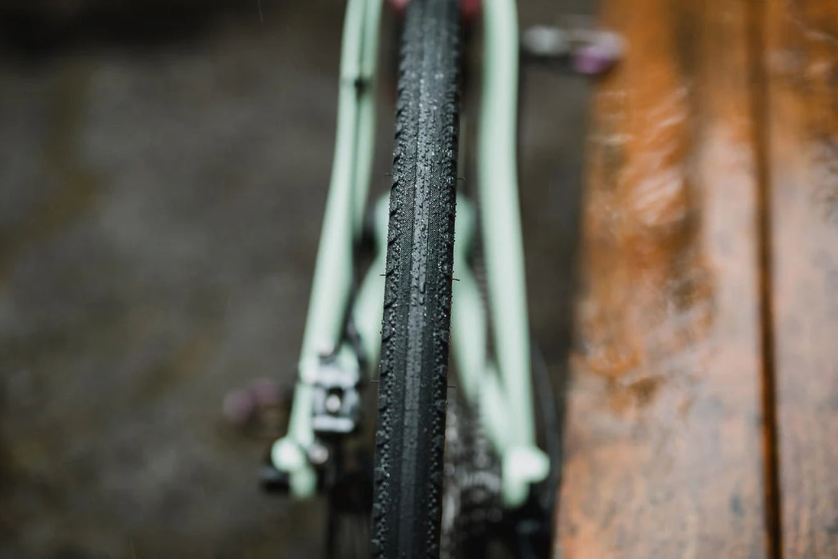 Byway 650 x 47c Road TCS Tire