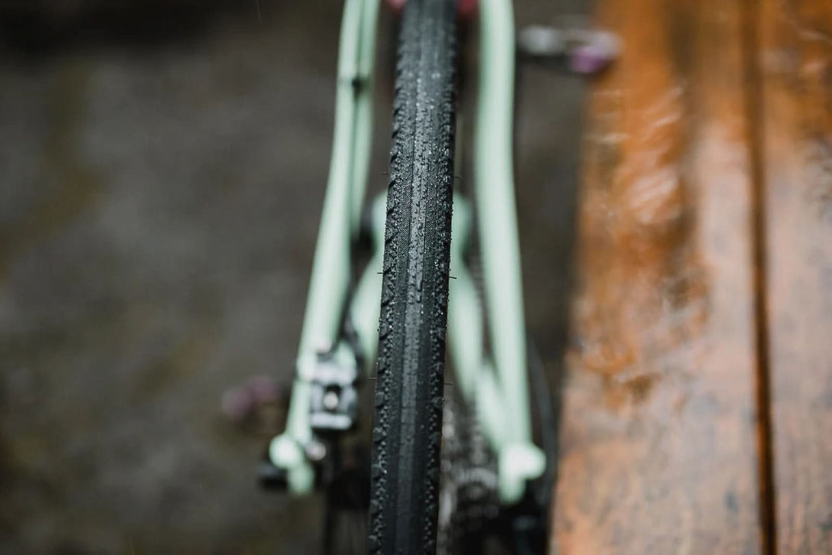 Byway 650 x 47c Road TCS Tire