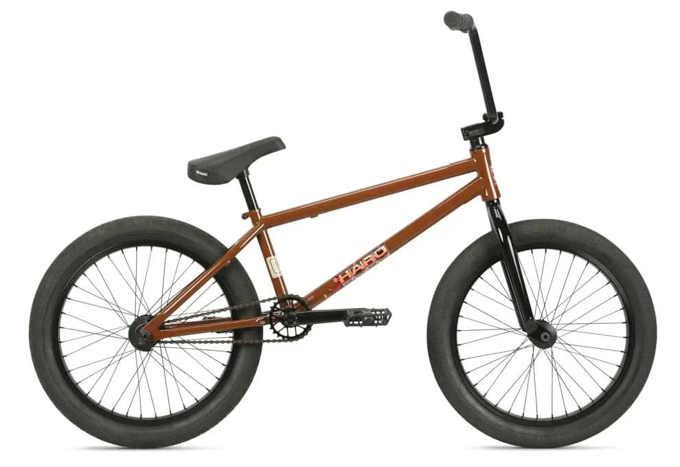 Przykład solidnego roweru street BMX dla startu