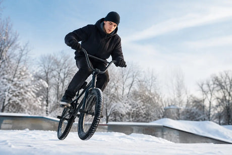 Czy można jeździć BMX zimą? Sprzęt i zasady