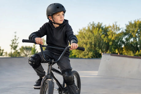 Czy dziecko potrzebuje ochraniaczy na BMX?