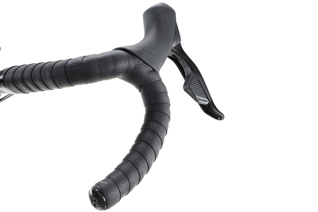 Haro Buzzard 1 – a gravel bike with a carbon frame and a SRAM Rival AXS drivetrain