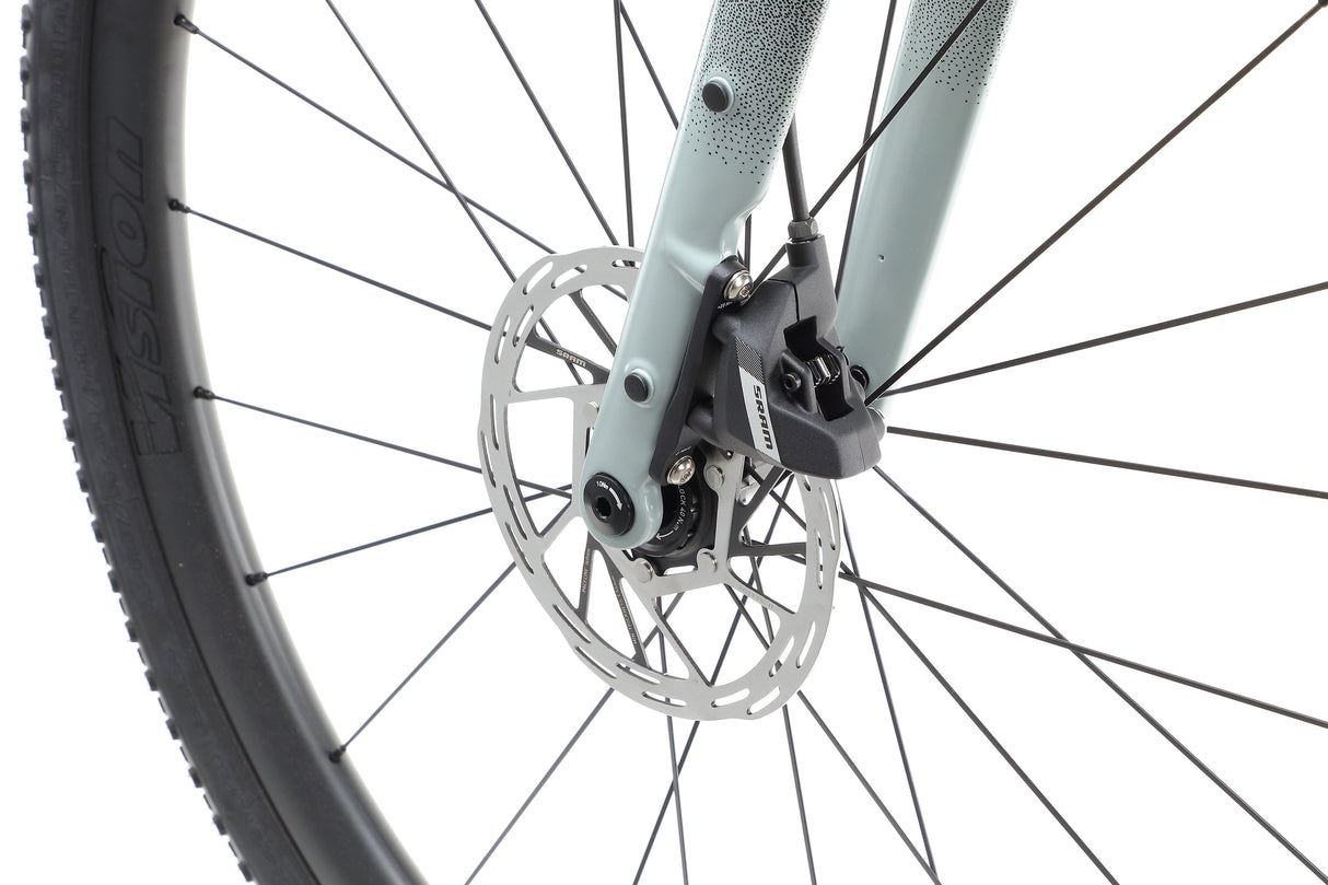 Haro Buzzard Carbon 2 – a gravel bike with a carbon frame and a SRAM Apex drivetrain