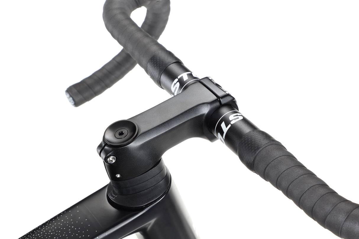 Haro Buzzard Carbon 3 – a gravel bike with a carbon frame and a Shimano GRX groupset