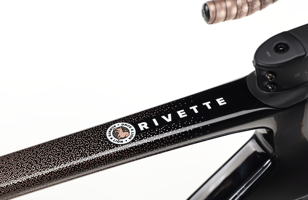 Rivette Carbon Top Shelf – Carbon Fiber Racing Machine | Ride Hub