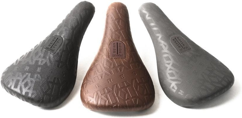 seat Heresy Reign Pivotal black